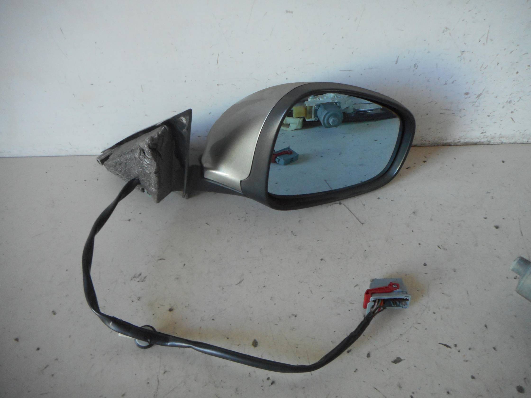 Retrovisore est. regolaz. elettr. dx.